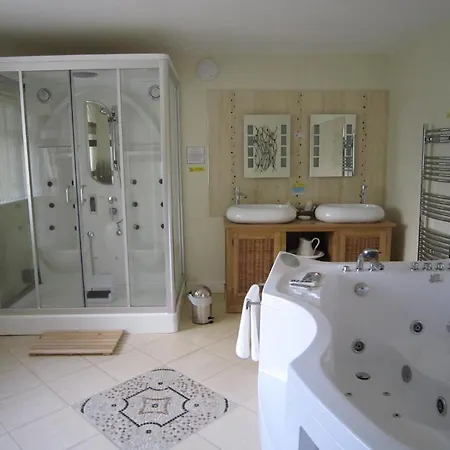 Grovewood House 5*